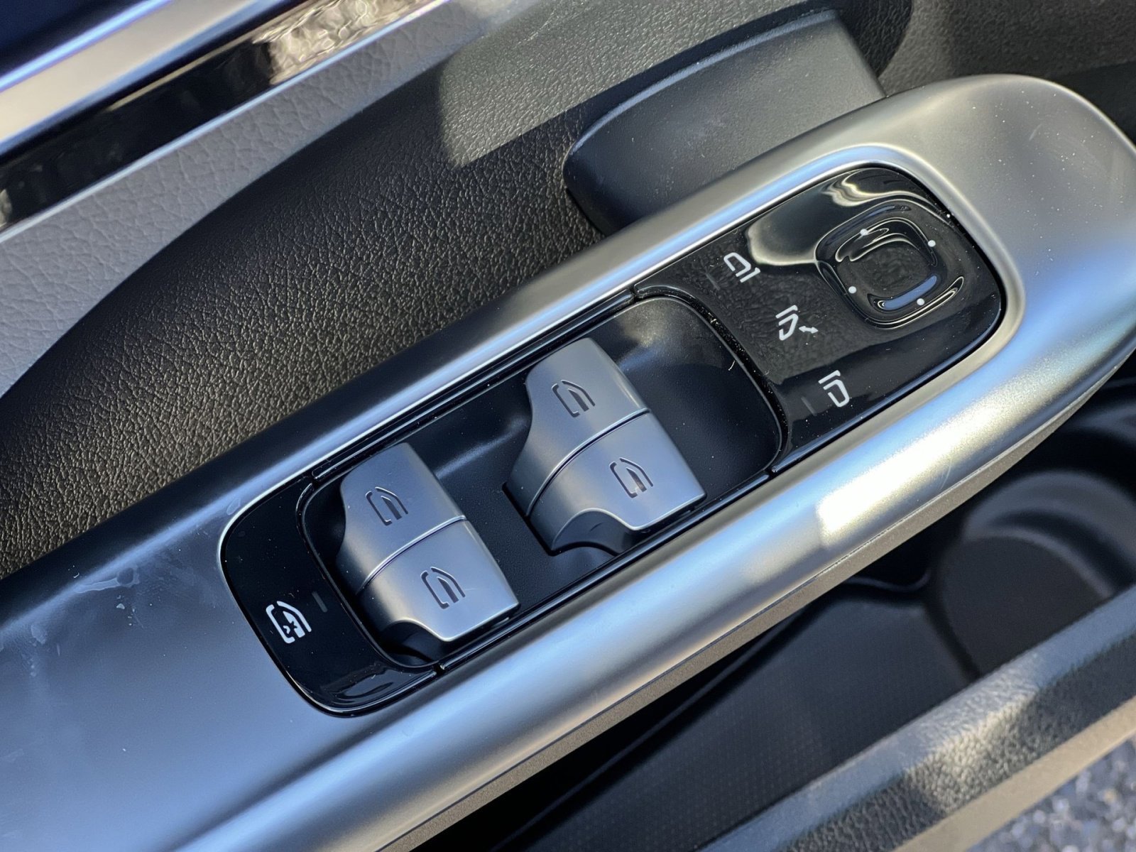 New 2026 Mercedes-Benz C 300 4MATIC Sedan image 13