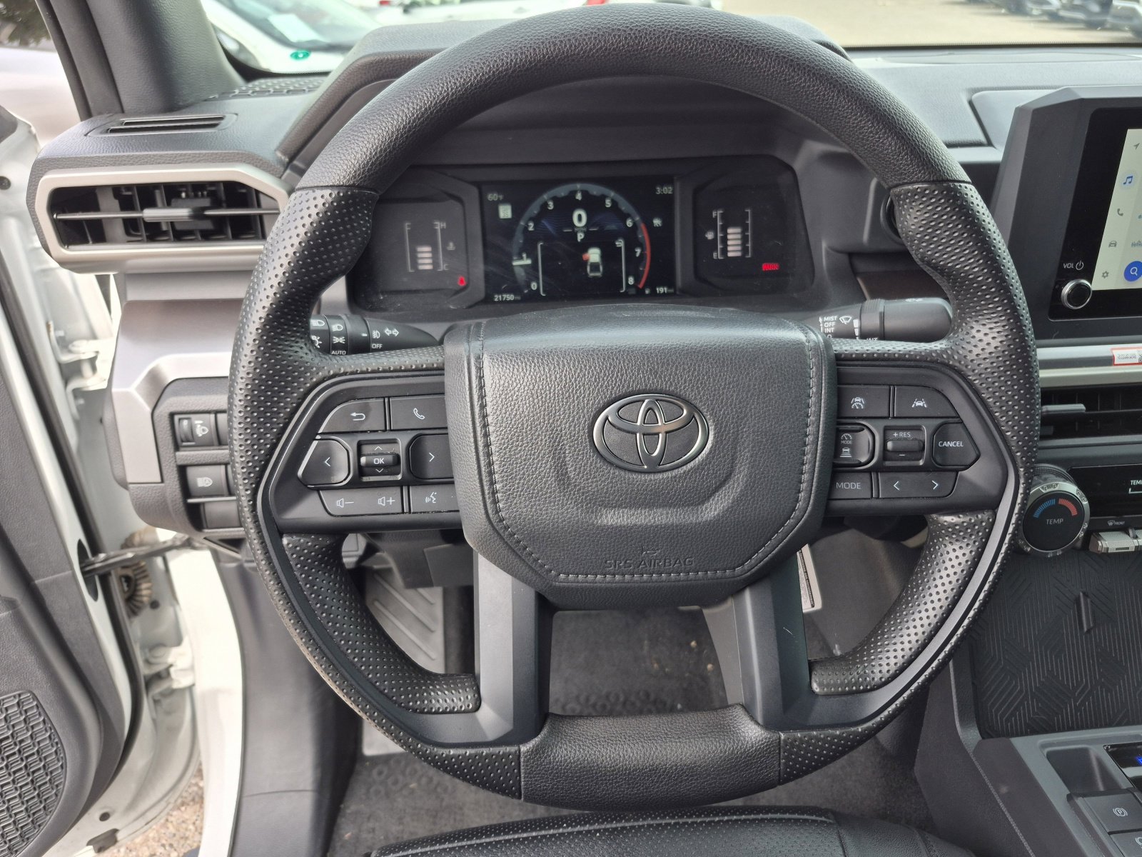 Certified 2025 Toyota Tacoma SR5 image 9