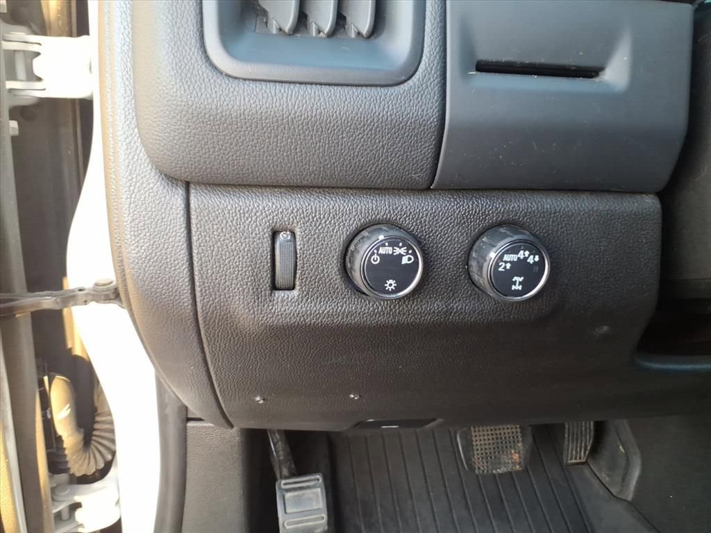 Used 2022 Chevrolet Colorado LT AWD/4WD image 17