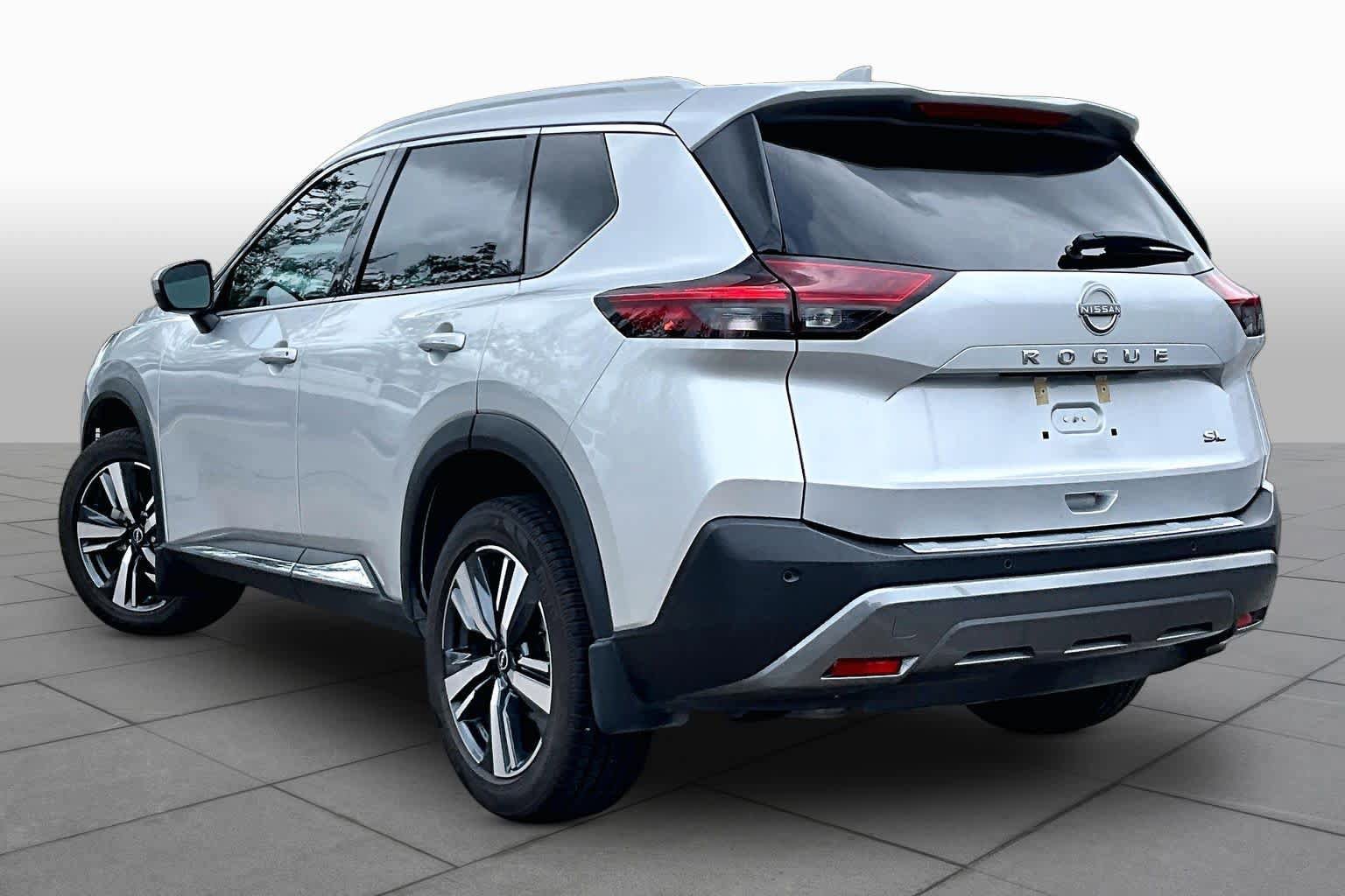 Certified 2022 Nissan Rogue SL FWD image 12