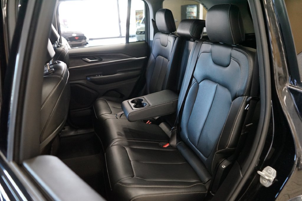 Used 2023 Jeep Grand Cherokee Limited AWD/4WD image 48