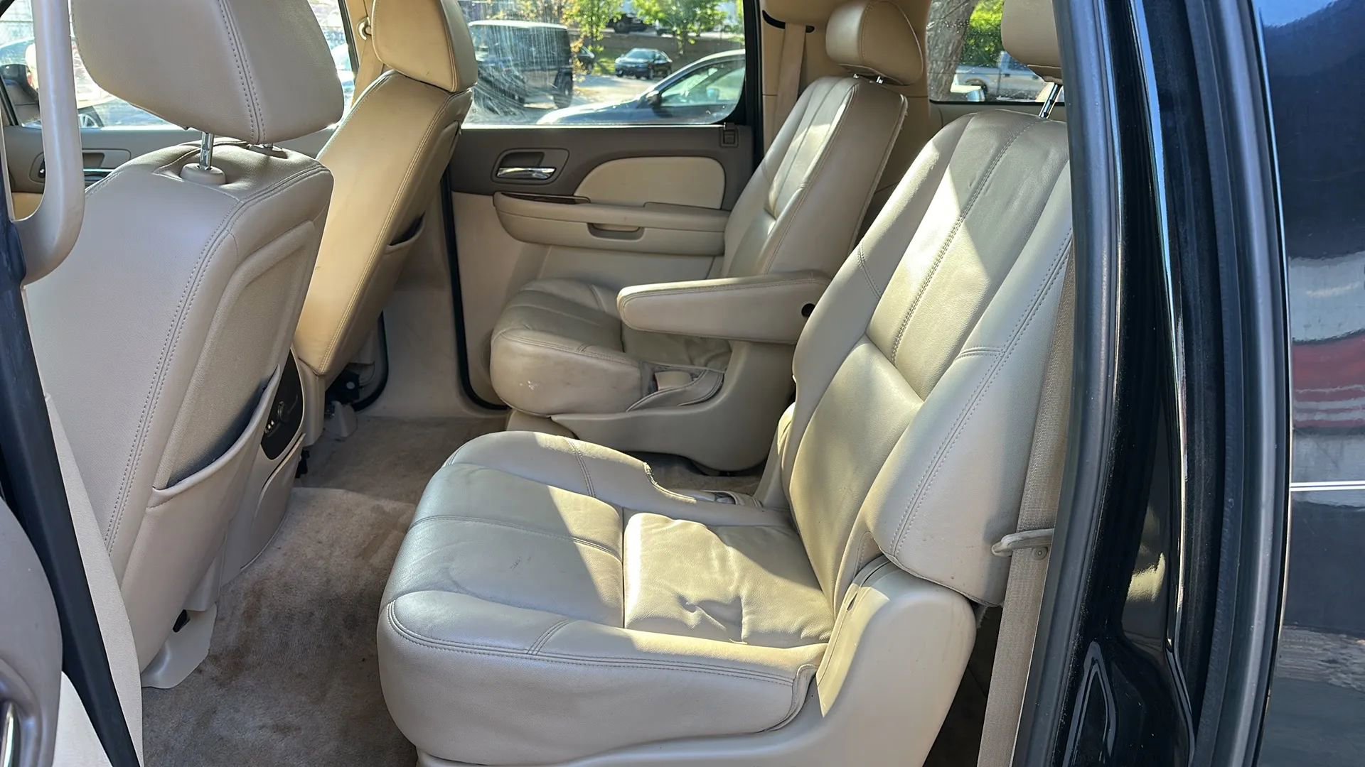 Used 2008 GMC Yukon XL SLT w/ SLT Preferred Equipment Group image 19