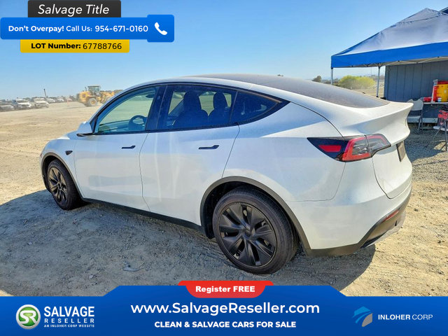 Used 2025 Tesla Model Y Long Range AWD/4WD image 3