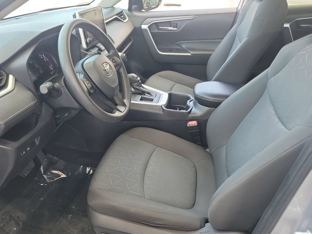 Used 2024 Toyota RAV4 XLE FWD image 17