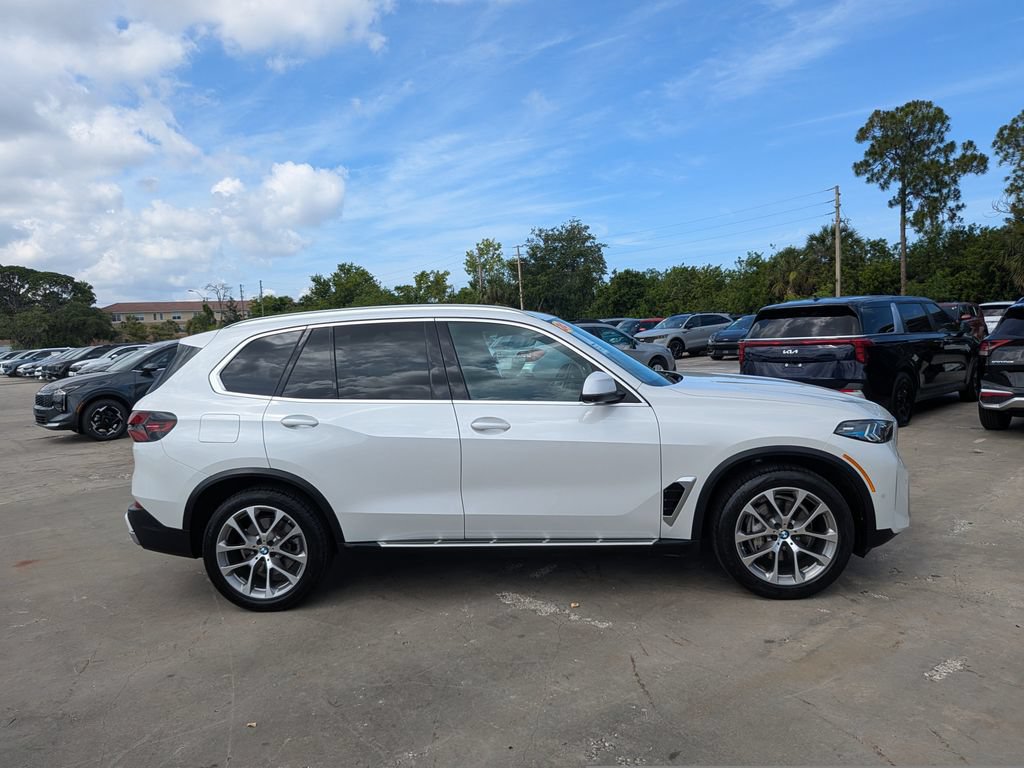 Used 2024 BMW X5 sDrive40i w/ Premium Package RWD image 9