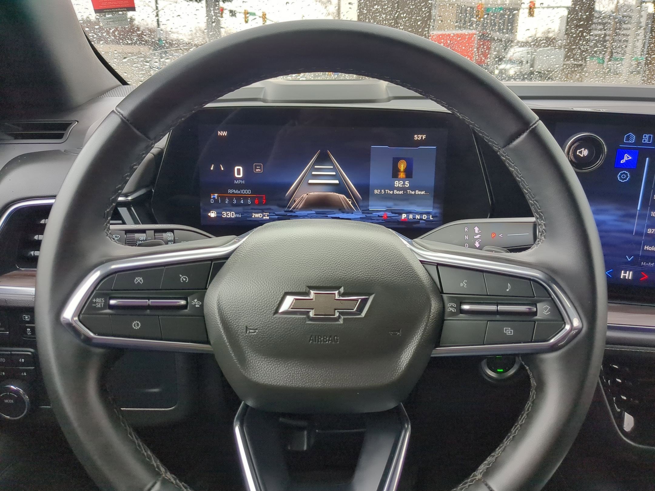 Used 2025 Chevrolet Suburban Z71 image 17