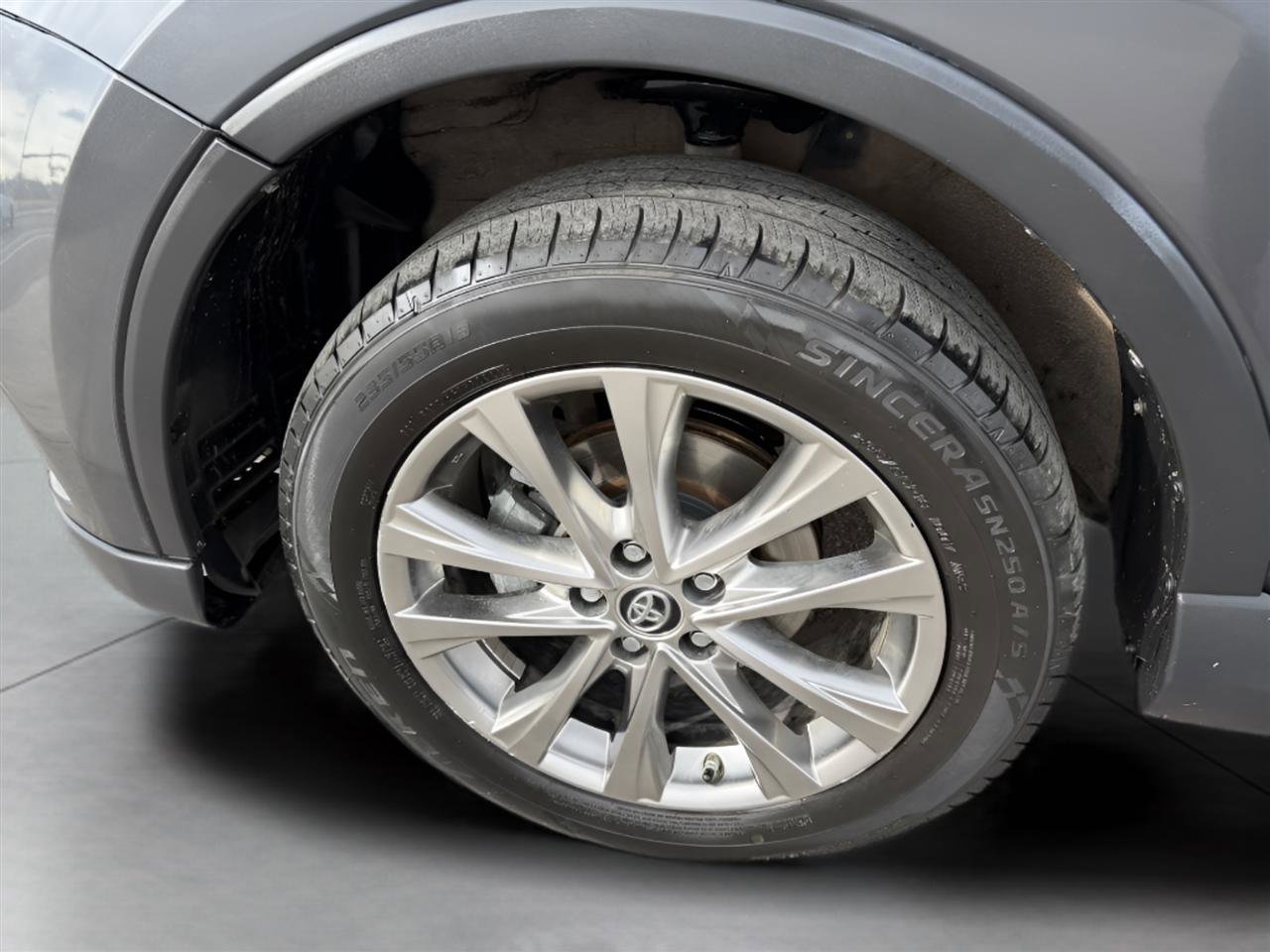 Used 2016 Toyota RAV4 Limited w/ Advanced Technology Package AWD/4WD image 31