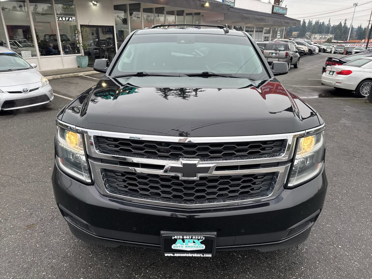 Used 2018 Chevrolet Suburban LT image 10