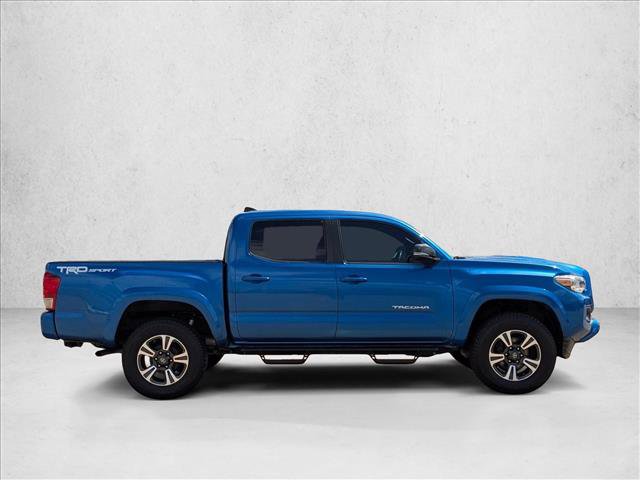 Used 2017 Toyota Tacoma TRD Sport w/ Tow Package image 4