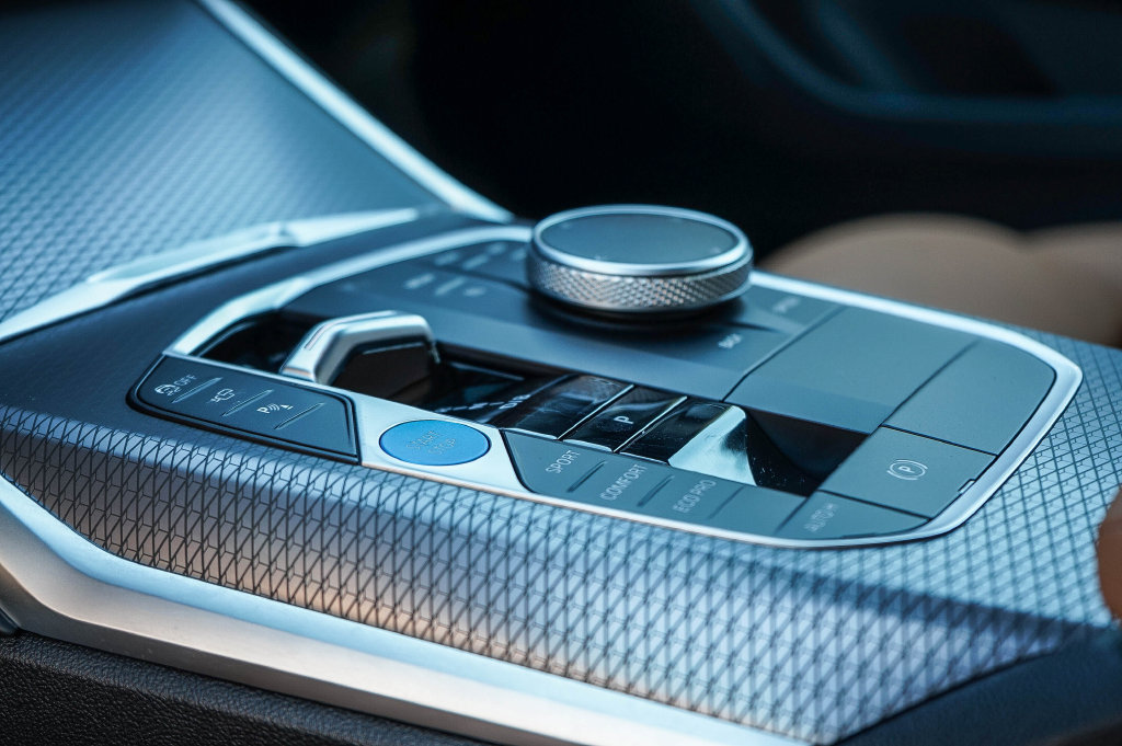 Certified 2025 BMW i4 xDrive40i AWD/4WD image 19