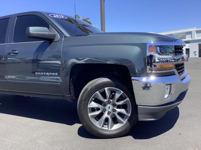 Used 2018 Chevrolet Silverado 1500 LT w/ All Star Edition RWD image 3