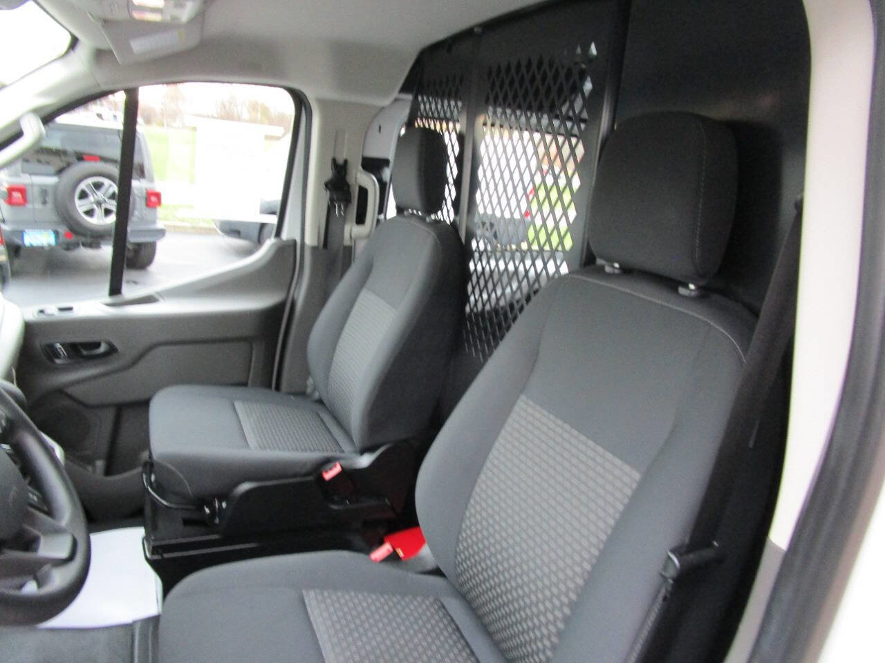 Used 2024 Ford Transit 250 Low Roof w/ Exterior Upgrade Package image 25