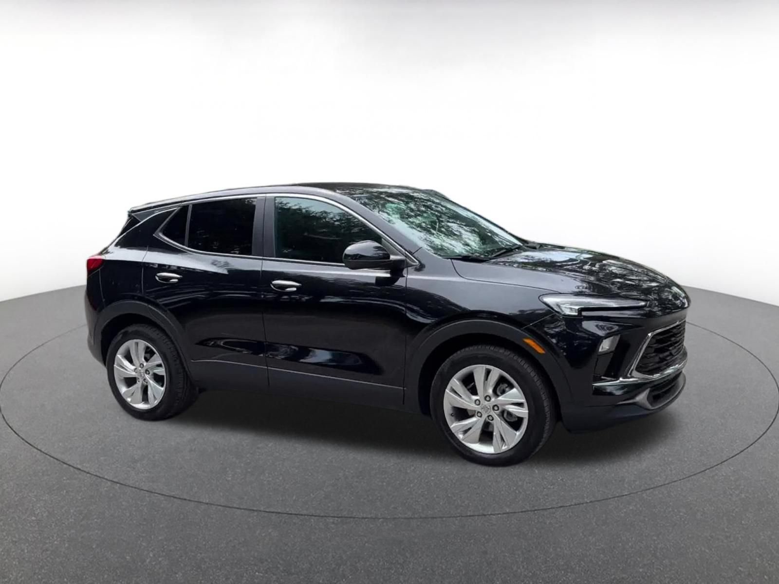Used 2025 Buick Encore GX Preferred FWD image 2