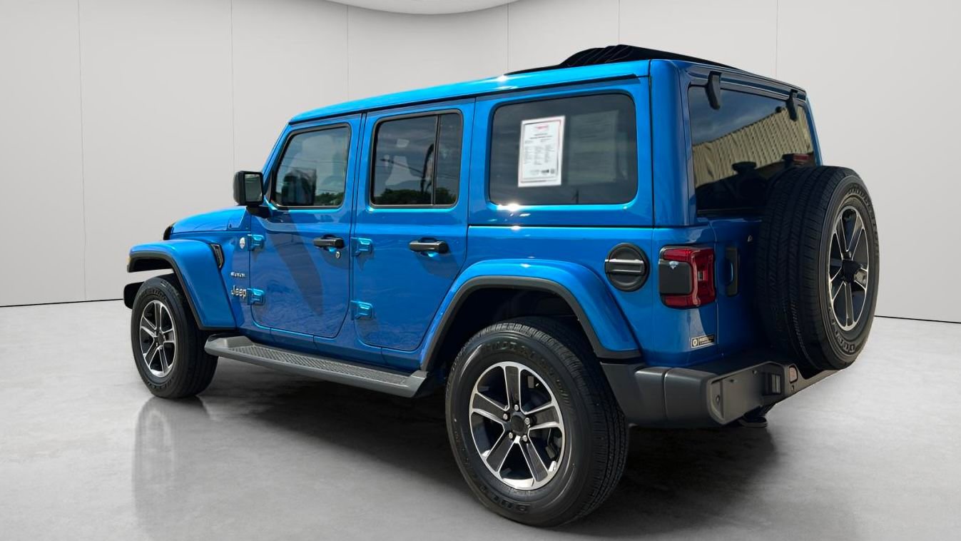 Used 2023 Jeep Wrangler Unlimited Sahara w/ LED Lighting Group AWD/4WD image 8