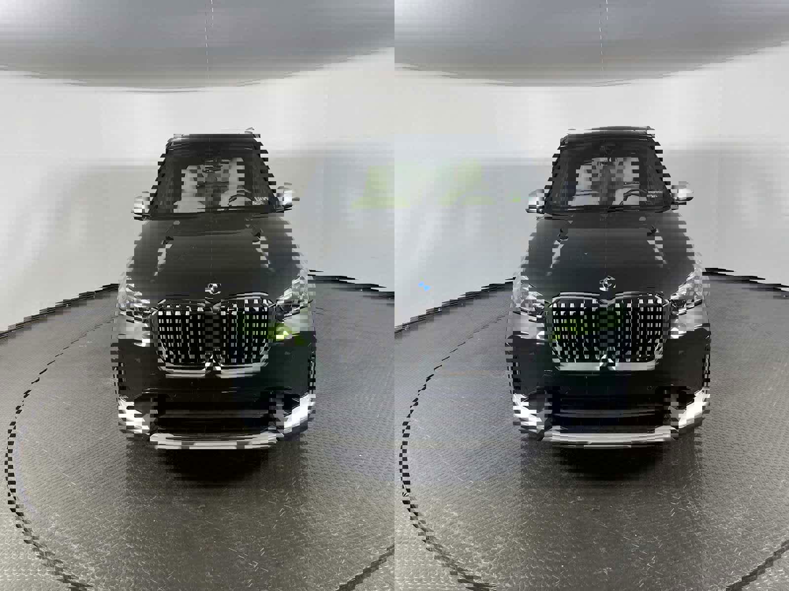 Used 2024 BMW X1 xDrive28i w/ Convenience Package image 5