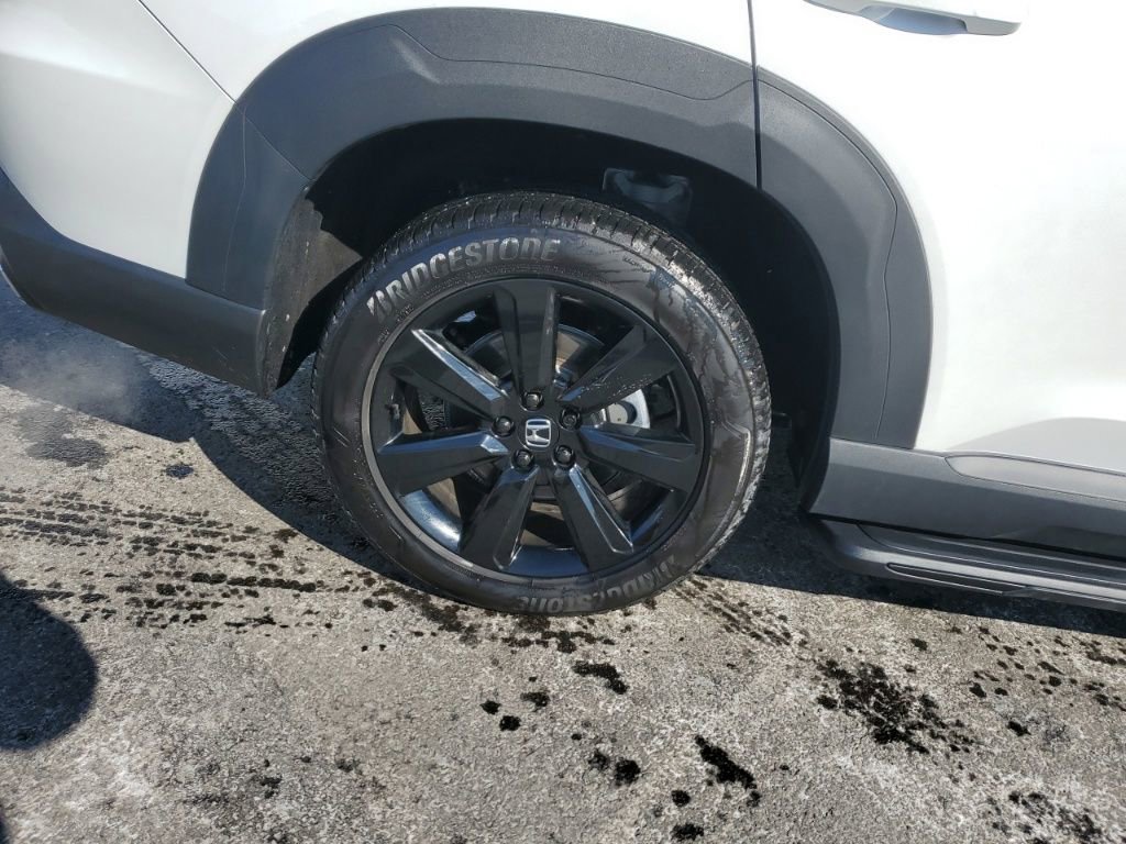 Used 2025 Honda Pilot Black Edition image 11