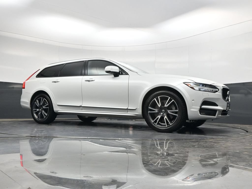 Used 2018 Volvo V90 T6 Cross Country w/ Convenience Package AWD/4WD image 28