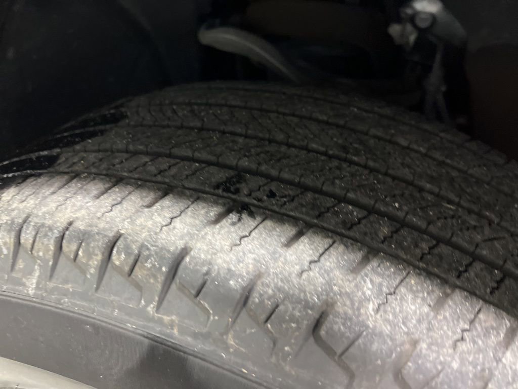 Used 2024 Chevrolet Suburban LT image 45