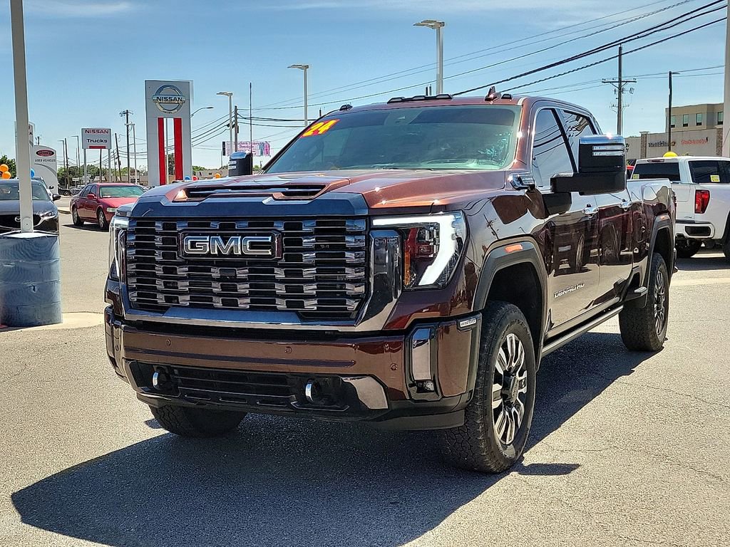 Used 2024 GMC Sierra 2500 Denali Ultimate AWD/4WD image 4