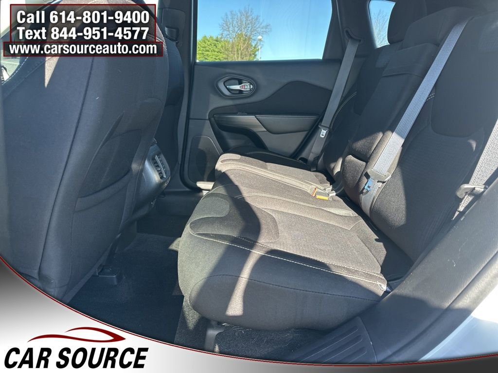 Used 2015 Jeep Cherokee Latitude image 12