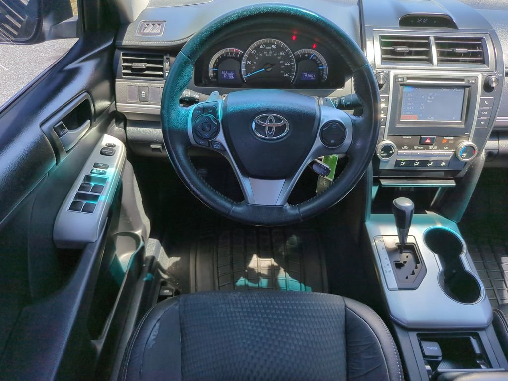 Used 2014 Toyota Camry SE FWD image 14