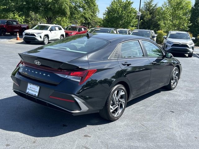 Used 2025 Hyundai Elantra Sport FWD image 4