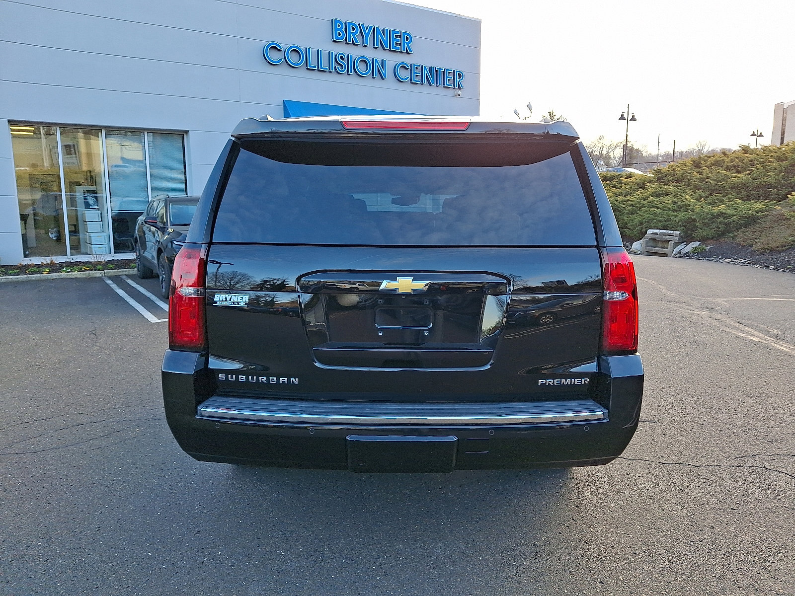 Used 2015 Chevrolet Suburban LTZ image 5