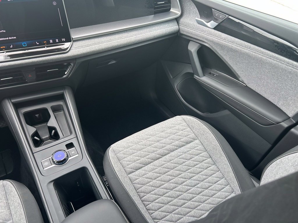 Used 2025 Volkswagen Tiguan S FWD image 13