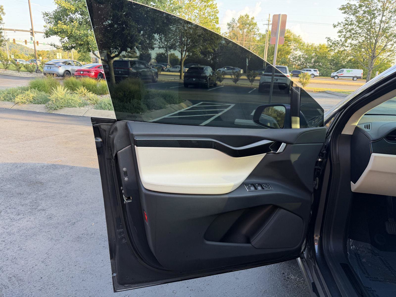 Used 2018 Tesla Model X 75D AWD/4WD image 11