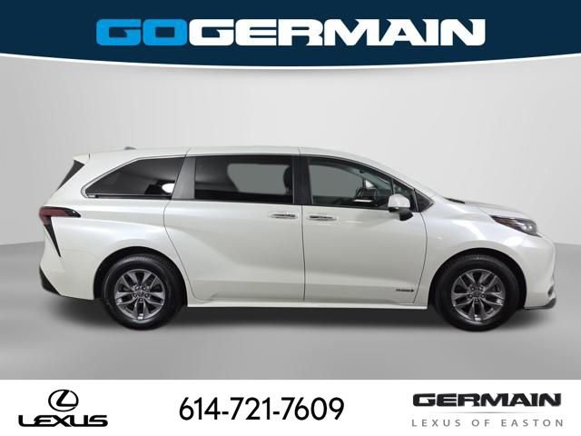 Used 2021 Toyota Sienna XLE FWD image 7