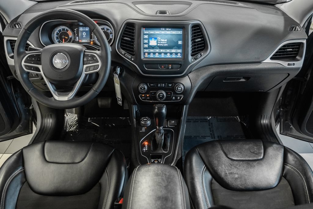 Used 2022 Jeep Cherokee Latitude w/ Trailer Tow Group AWD/4WD image 19