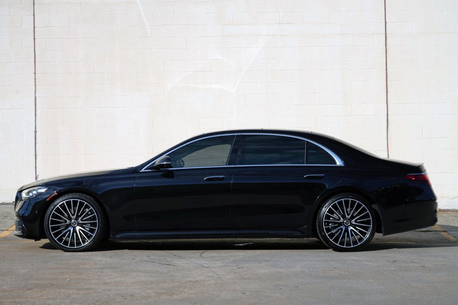 Used 2021 Mercedes-Benz S 580 4MATIC Sedan w/ AMG Line image 9