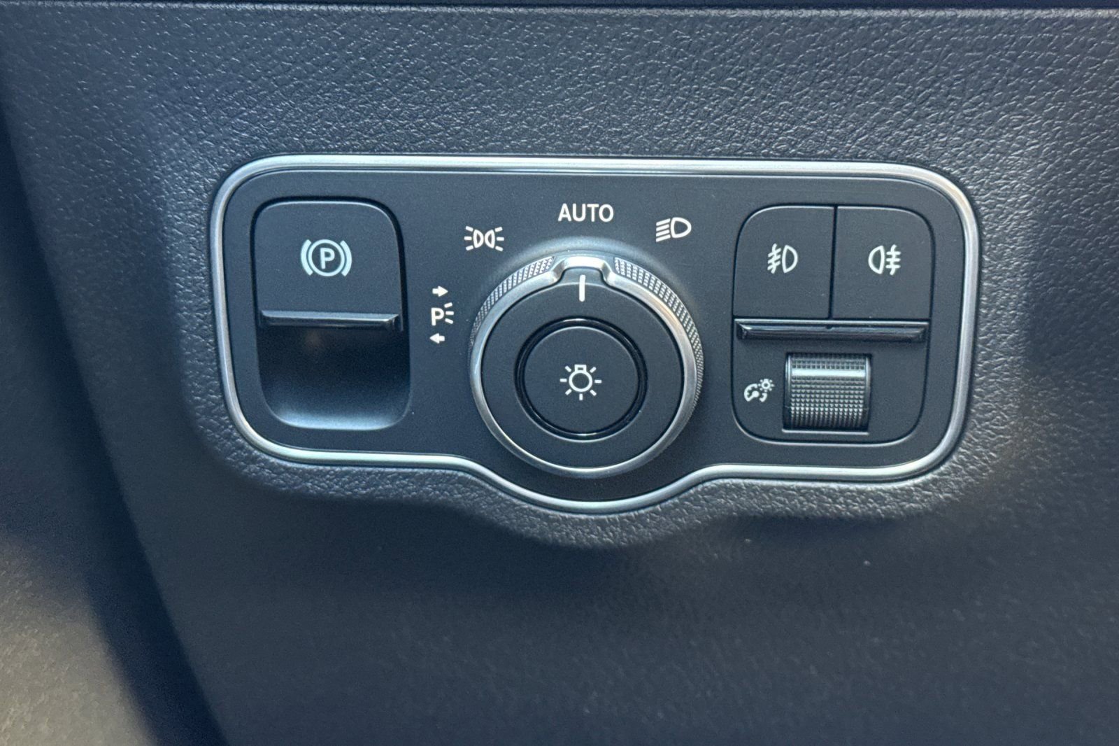 New 2026 Mercedes-Benz GLB 250 image 30