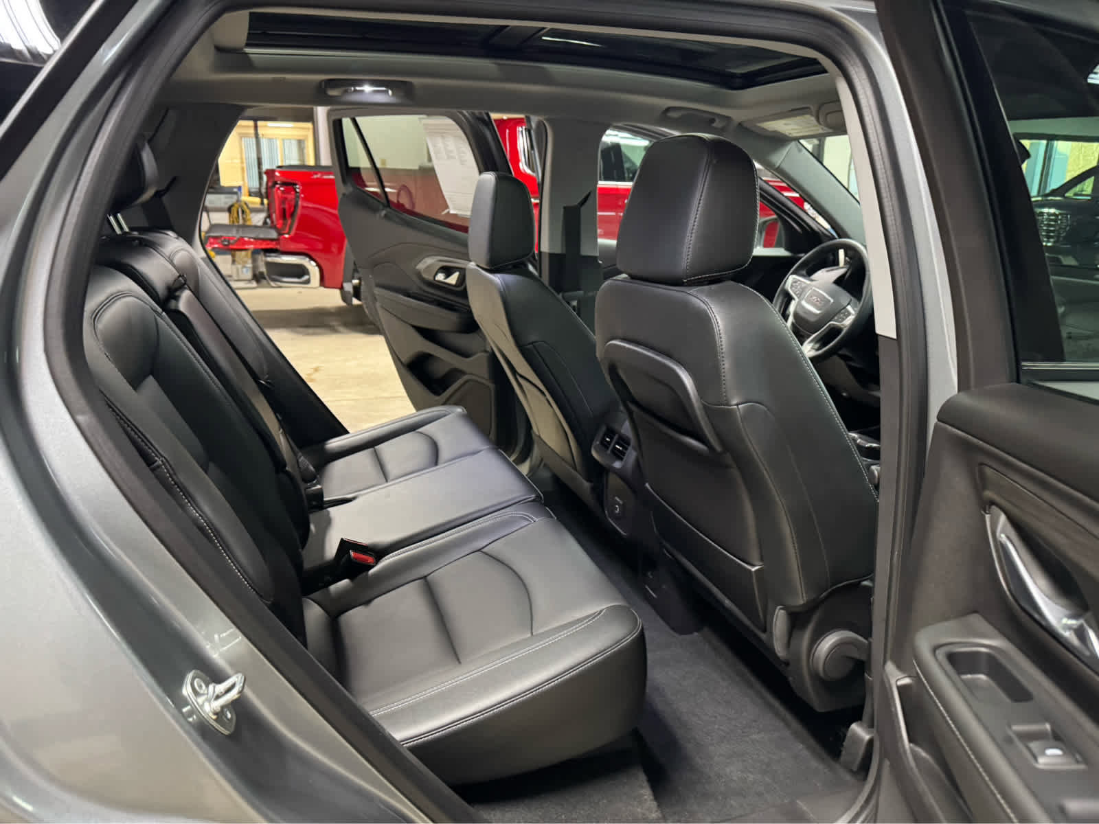 Certified 2024 GMC Terrain SLT w/ Elevation Edition image 12