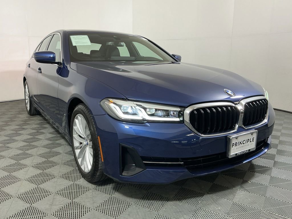 Used 2023 BMW 530i xDrive w/ Premium Package AWD/4WD image 4