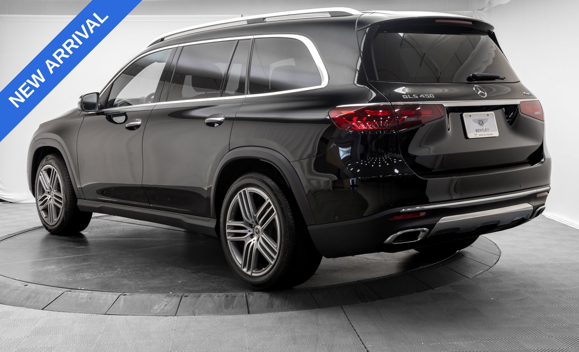 Used 2025 Mercedes-Benz GLS 450 4MATIC image 5