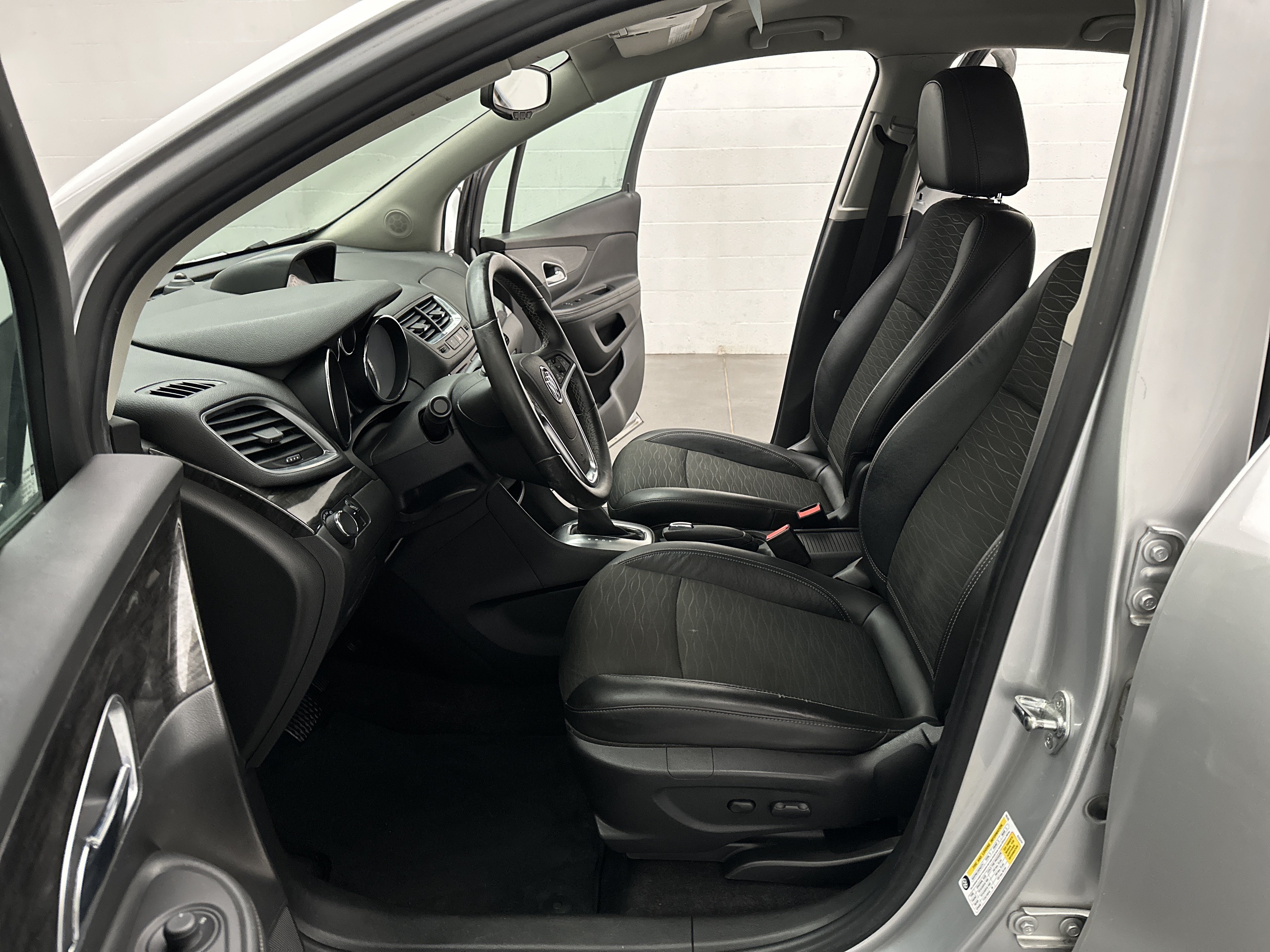 Used 2016 Buick Encore FWD image 15