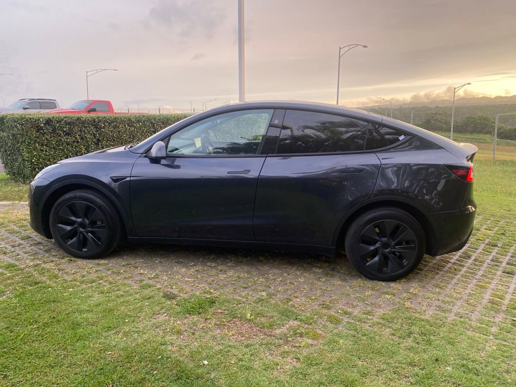 Used 2025 Tesla Model Y Long Range image 4
