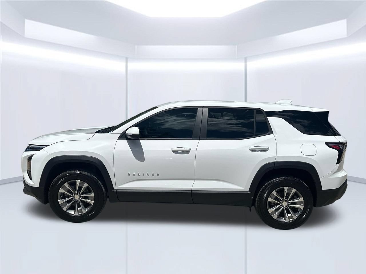 New 2027 Chevrolet Equinox LT FWD image 2
