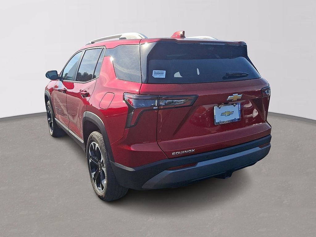 Used 2025 Chevrolet Equinox LT w/ Convenience Package II image 3