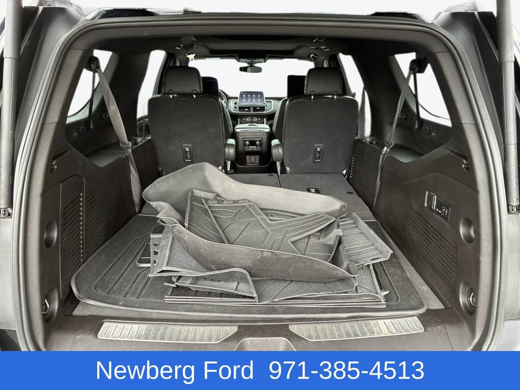 Used 2021 Chevrolet Suburban Z71 w/ Luxury Package AWD/4WD image 36
