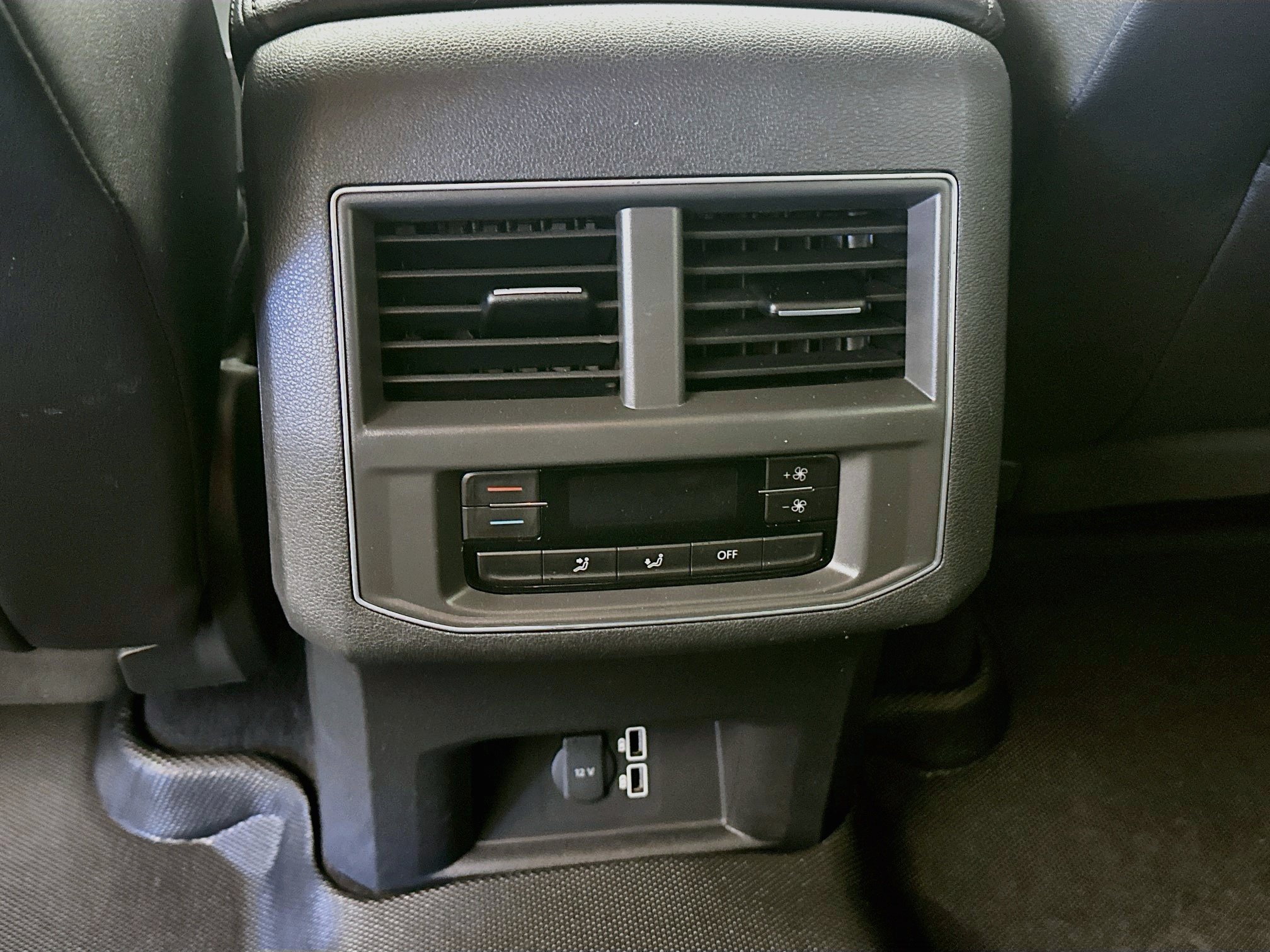 Used 2018 Volkswagen Atlas SE FWD image 26
