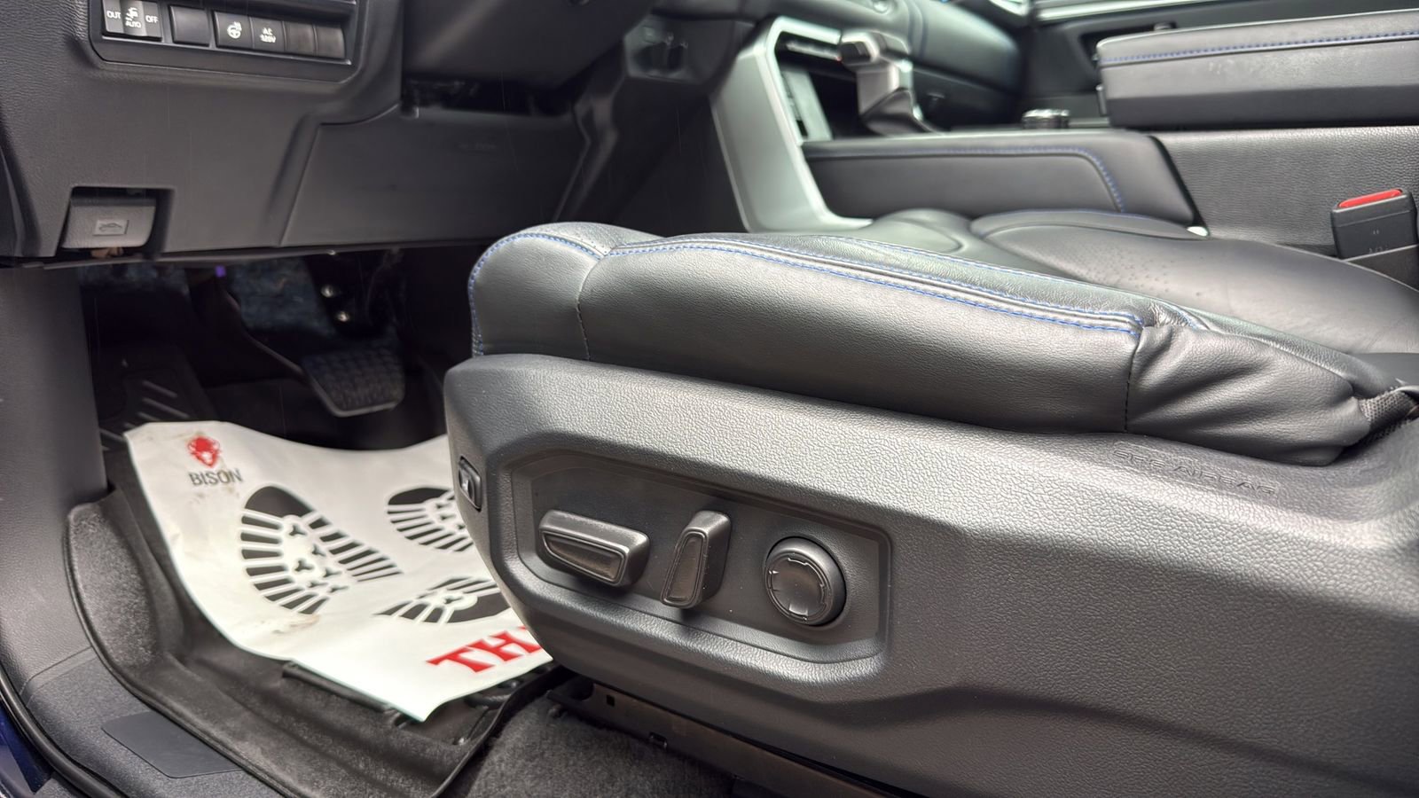 Used 2023 Toyota Tundra Platinum AWD/4WD image 9