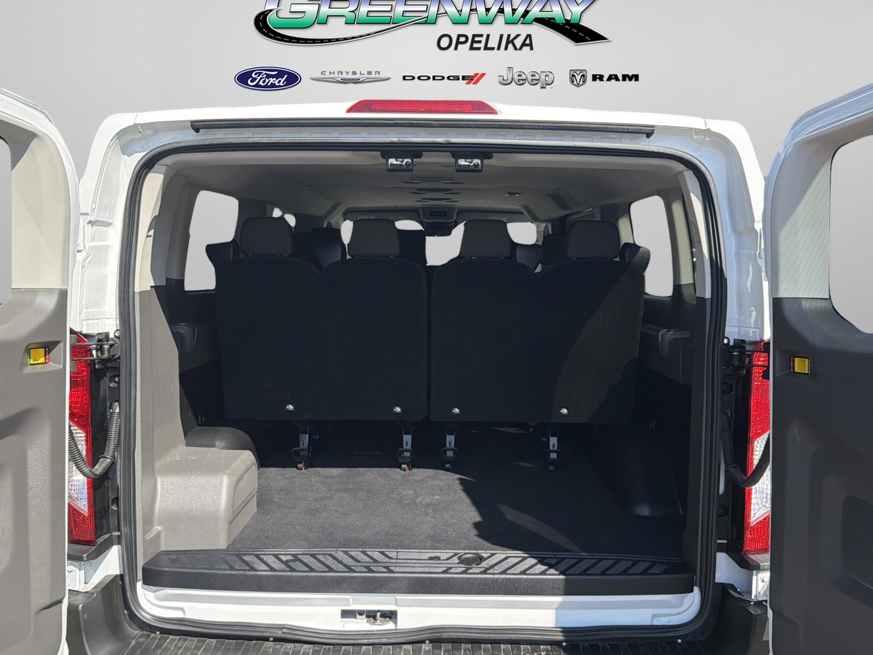 Used 2024 Ford Transit 350 XLT RWD image 22