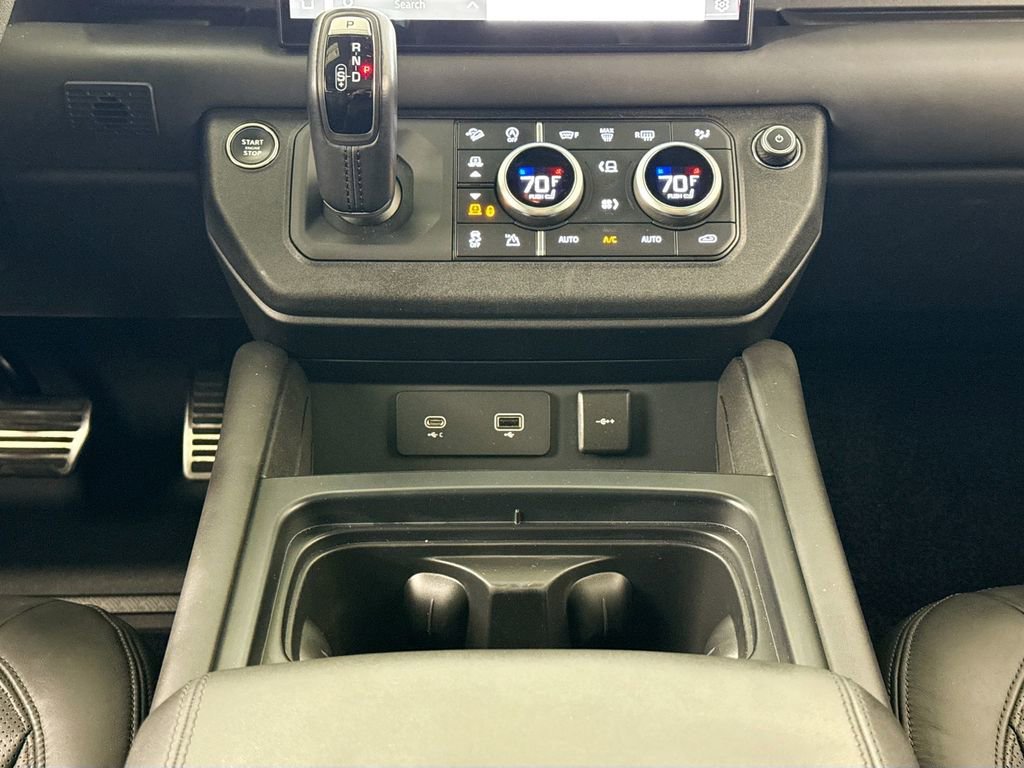 Used 2023 Land Rover Defender 110 V8 image 12