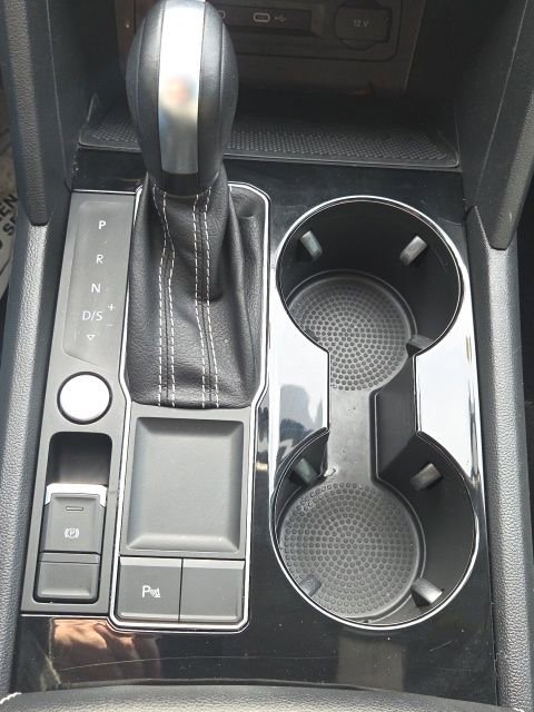 Used 2022 Volkswagen Atlas SE image 39