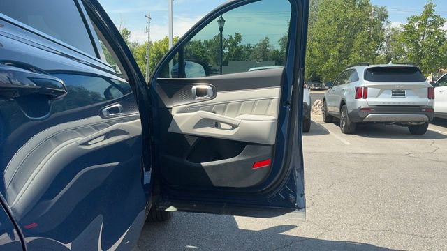 Certified 2025 Kia Sorento SX image 18