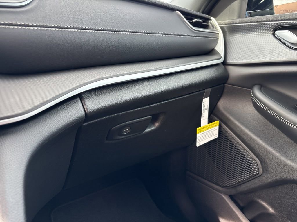 New 2025 Jeep Grand Cherokee Altitude image 33