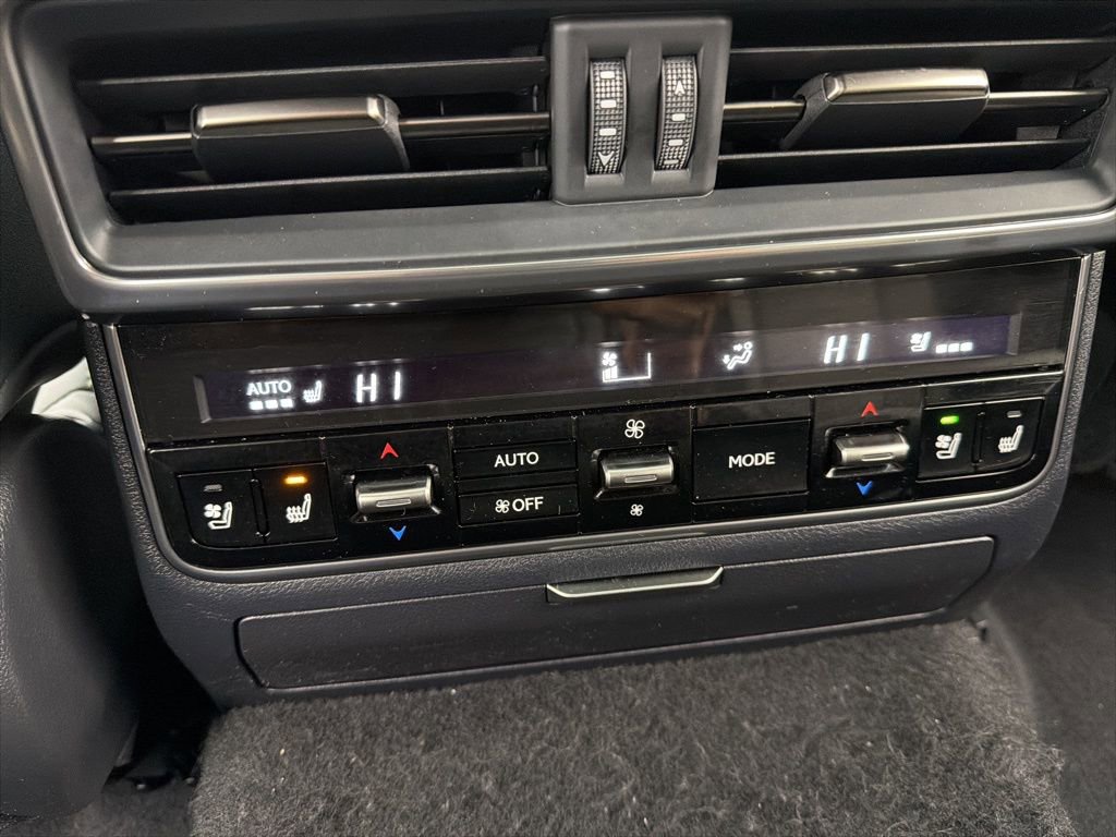 Used 2025 Lexus LX 700h Overtrail AWD/4WD image 10