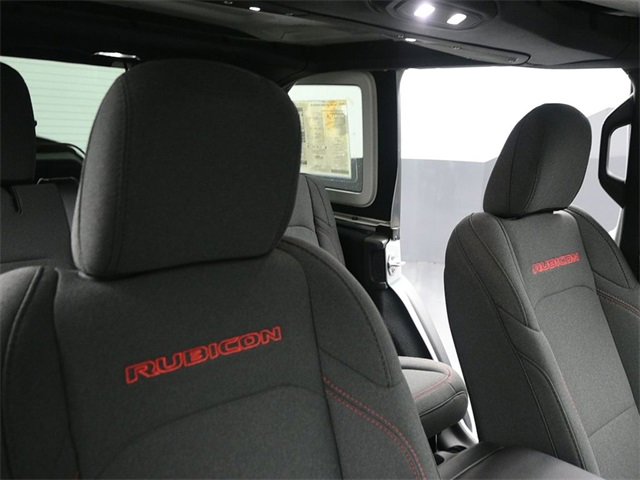 Used 2024 Jeep Wrangler Unlimited Rubicon w/ Technology Group image 25